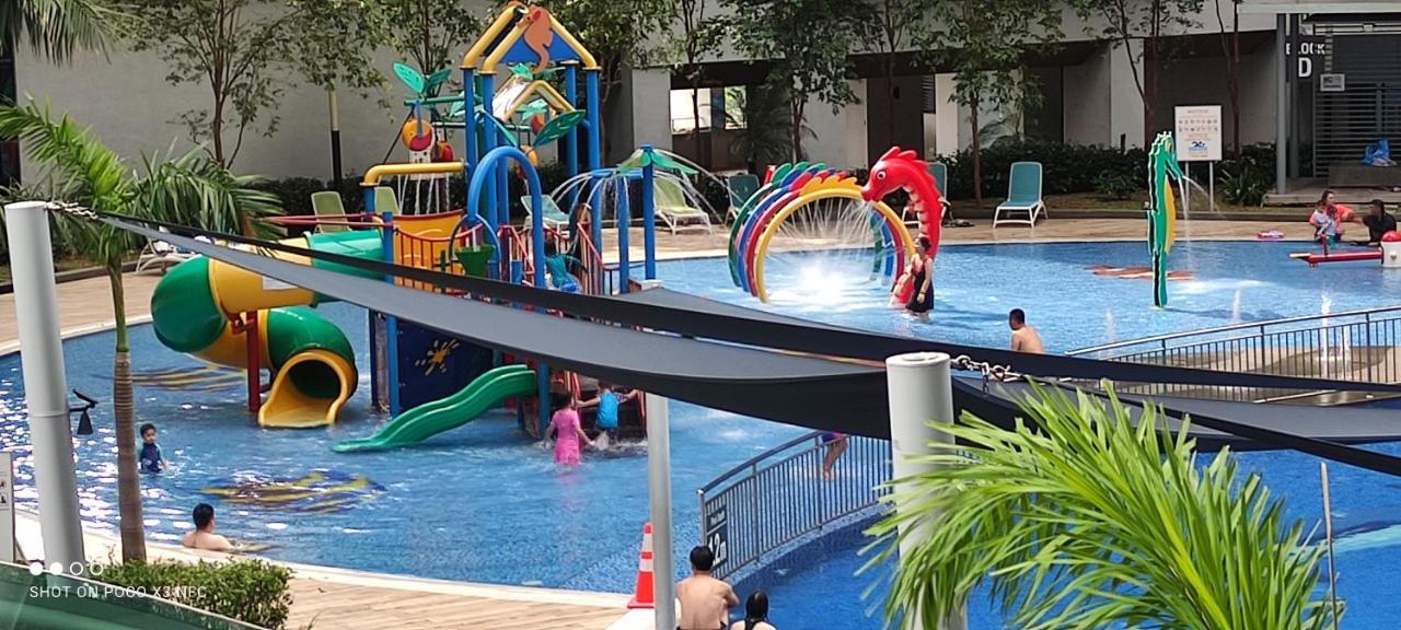 Atlantis Homestay Pool View 1210 말라카 외부 사진